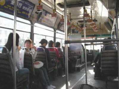 中国のバスの車内